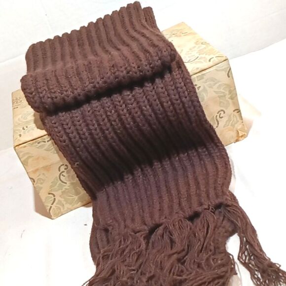 Hand Made Brown Cable Knit Scarf - Picture 4 of 4